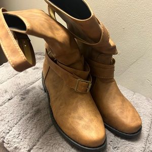 Brand new fashion boots